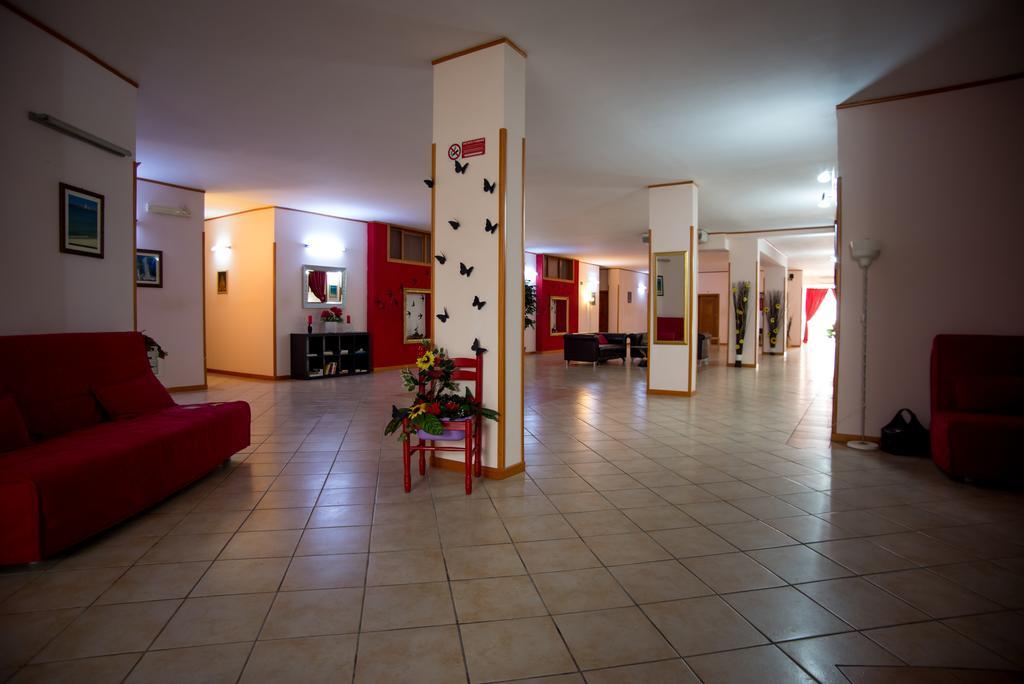 Hotel Residence Lupiae เลชเช ภายนอก รูปภาพ