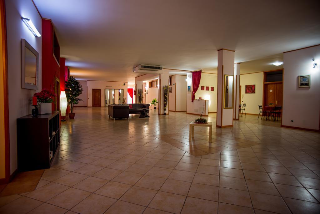 Hotel Residence Lupiae เลชเช ภายนอก รูปภาพ